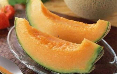 三姐摘哈密瓜吃的视频,甜蜜滋味尽收眼底